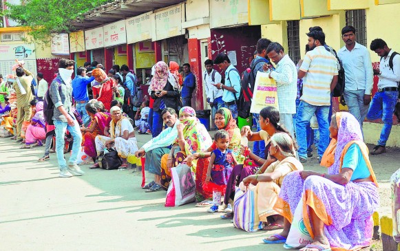 aapli bus nagpur strike against govt, 18 employees suspended
