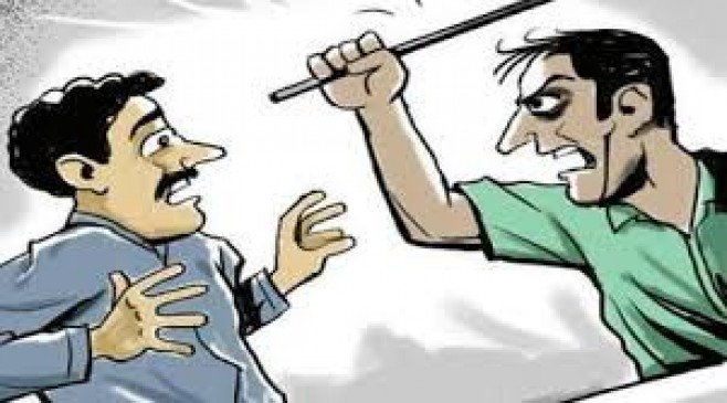Dispute between the two employees of the encroachment department