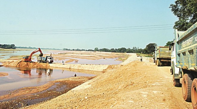 Illegal excavation of sand running from collusion: Congress allegations