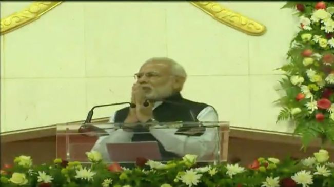 Narendra Modi in UAE, PM addresses Indian diaspora in Muscat