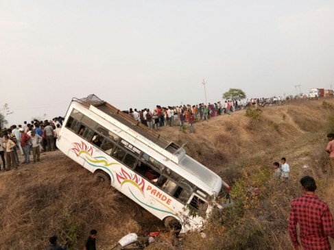 Passenger bus accident after bike collised in panna district, driver died