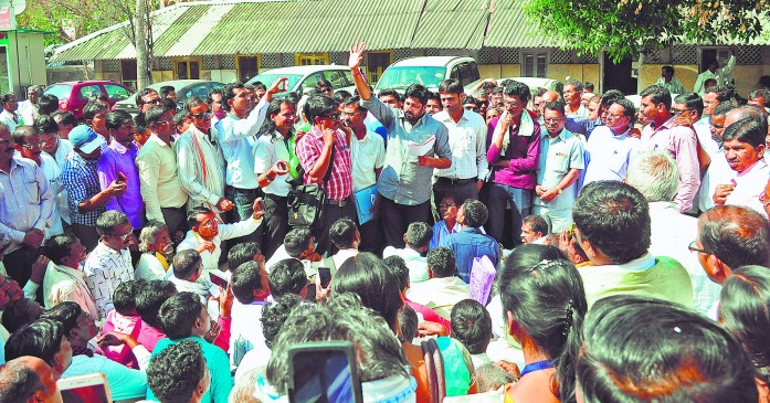 People of this village are drinking water by buying bottle-drop