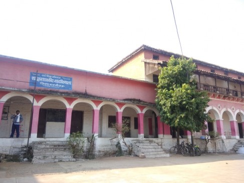 The donors given crores property to education world in india