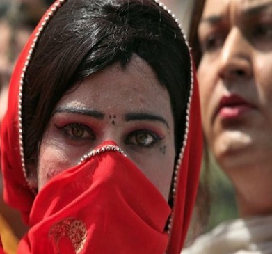 Transgenders reached Police station after dispute in hivari nagar