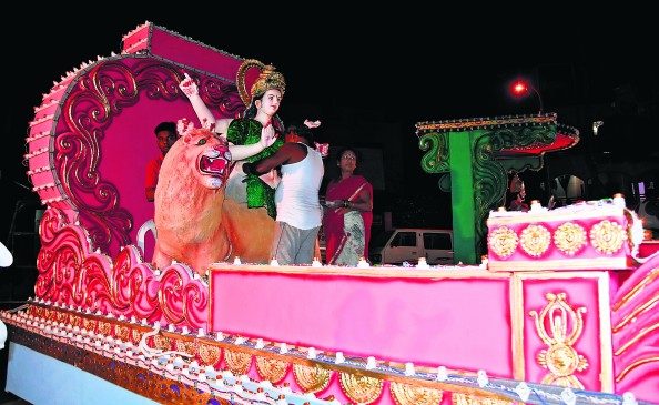 51 झांकियों के साथ निकलेगी शोभायात्रा, दैनिक भास्कर प्रस्तुत कर रहा है देवी आराधना के साथ रास गरबा