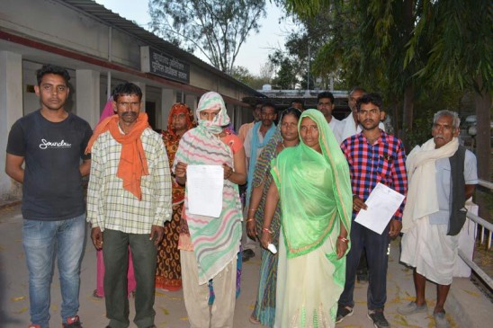 Death threat to minor girl family due to love case of satna district