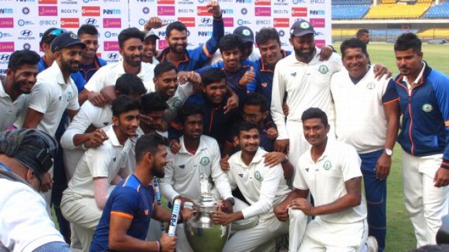 First time Vidarbha captured Iranian trophy, Jaffar is Man of the match