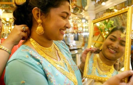 Gold price plunged by rs 650,know how many fallen price of sliver