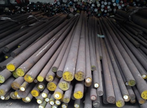 The warehouse gaurd was made theft, arrested with seven ton bar