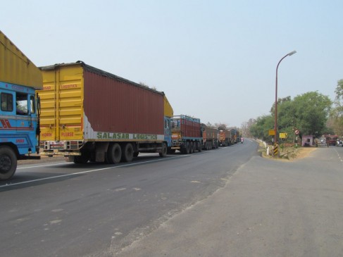 Work on renovation of bridge over National Highway No. 6