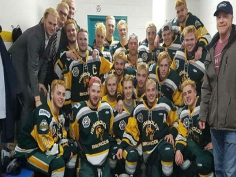 A bus filled with ice hockey players in Canada crashed 14 died