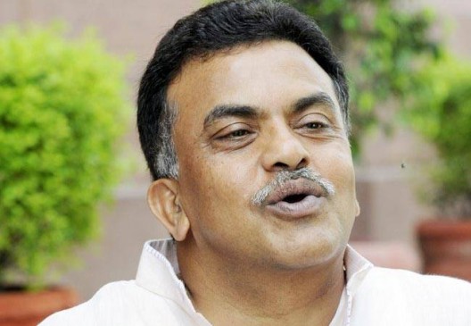 Congresss fast in Mumbai ends in three hours