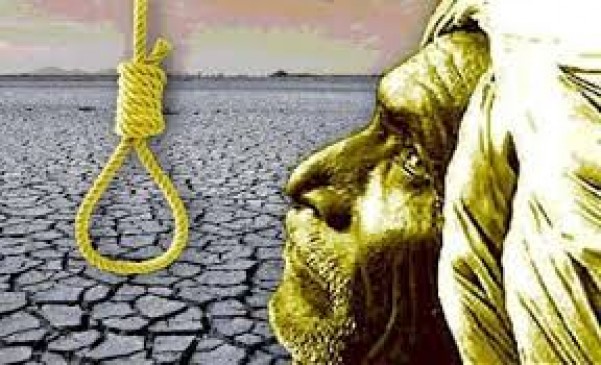 कर्ज से दबे किसान ने की आत्महत्या- साहूकार पर पैसों के लिए मारपीट करने का आरोप