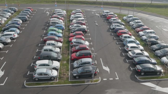 HC suggest parking should be essential before vehicle registration