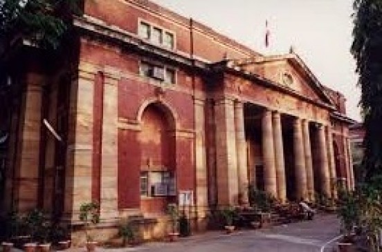 names of retired and dead teachers are on nagpur university portal