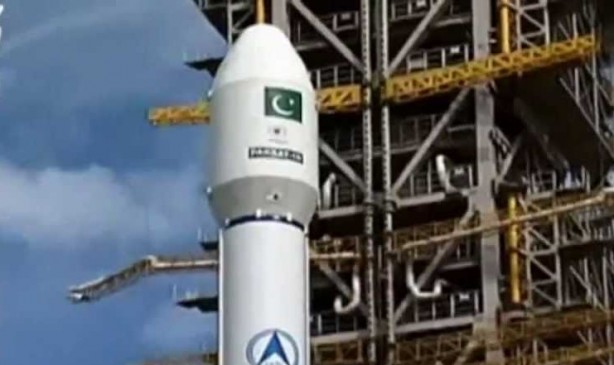 Pak preparing to launch space program aim of keeping an eye on India