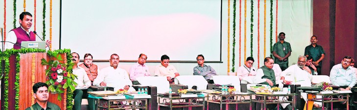 Prepare to fight with diseasesof farm fields - CM Fadnavis