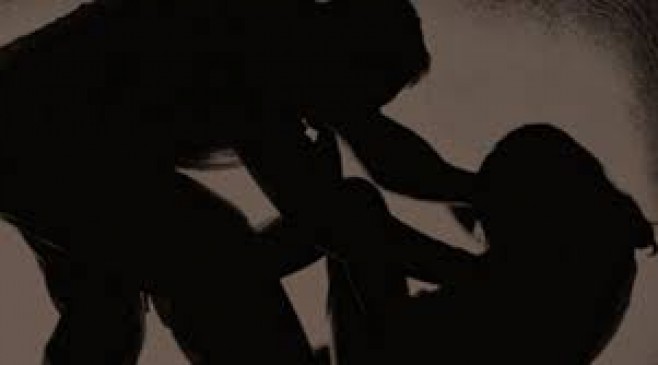 Rape attempt by making a woman hostage badass caught by womens