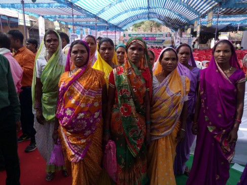 Thousands of farmers do not get food officials gets 56 dishes