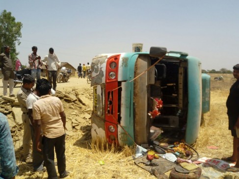 two dozen passengers injured in bus accident four serious in sidhi