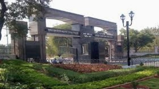while daughter is giving father becomes Controller of Examinations, HC gives notice
