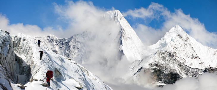 25 lakhs rupees cash award to tribal students for climb Everest