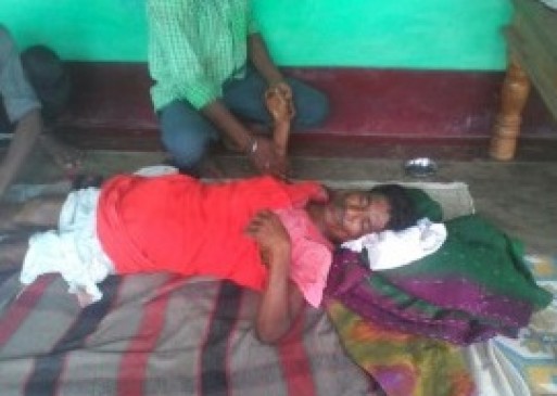 A labour wounded seriously by the tiger attack in the buffer zone