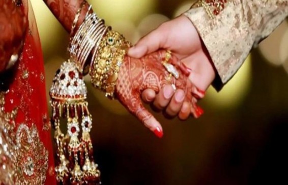 After marriage in Sidhi district bride and groom beaten by people