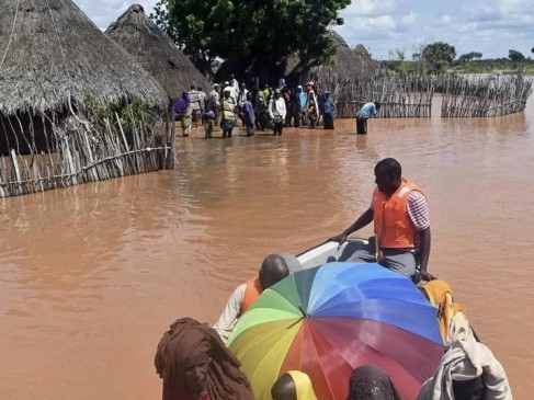 केन्या में बाढ़ : हर दिन बढ़ रही मौतों की संख्या, 100 तक पहुंचा आंकड़ा