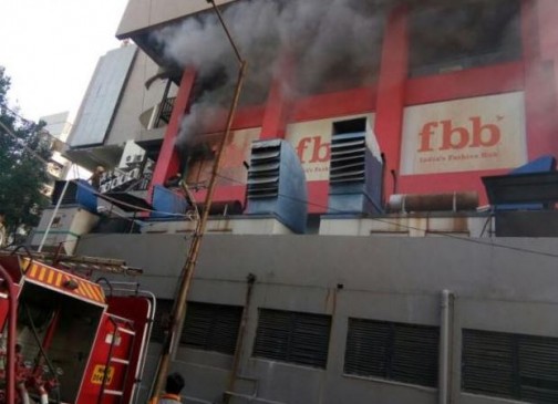 नागपुर के वेरायटी चौक पर इटरनिटी मॉल में लगी भीषण आग