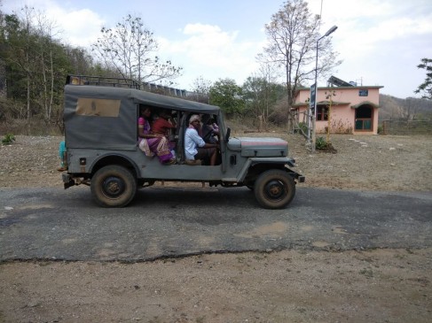 Illegal intrusion of vehicles from Maharashtra Barrier in Pench National Park