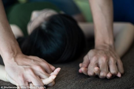 Rape from the female wrestler while teaching massage