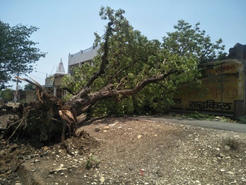 storm takes a man flew away 5o mters with cement sheet, 2 died