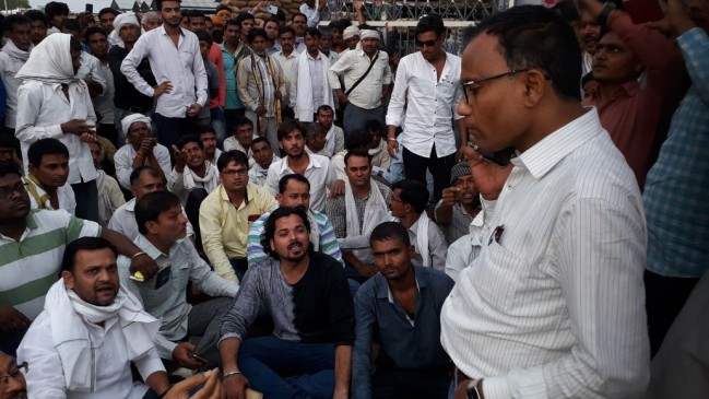 Thousands sack of grains gone wet due to rain in Chhindwara mandi