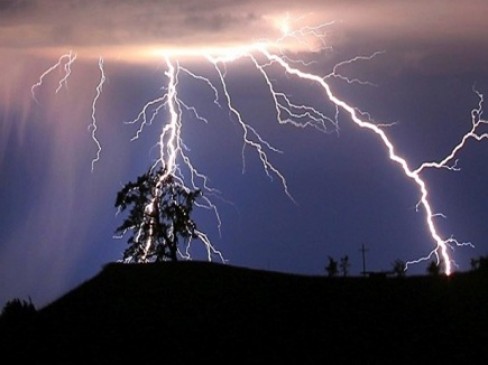 2 died and 7 injured in Harrai village due to celestial energy