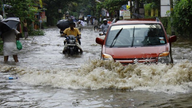 केरल में भारी बारिश और भूस्खलन ने मचाई तबाही, 3 की मौत 10 लोग लापता
