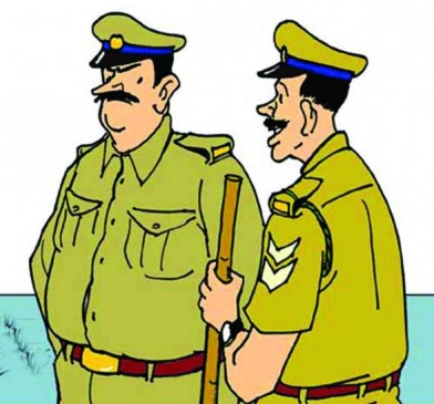 Court questions with two police officers for negligence in proceedings