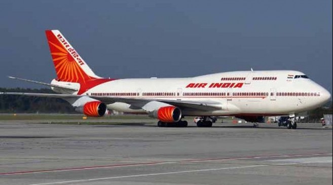 सरकार एयर इंडिया की 100 फीसदी हिस्सेदारी बेचने पर कर रही विचार