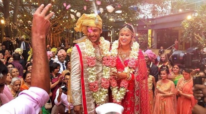 Mayank Agarwal ties knot with long-time girlfriend Aashita Sood