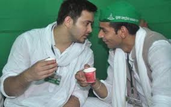 Tejashwi Yadav calls brother Tej Pratap his guide, dismisses rumours of rift