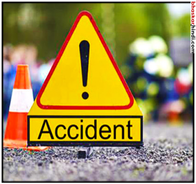 Unknown vehicle rams two man on bike, three die in Samaswada