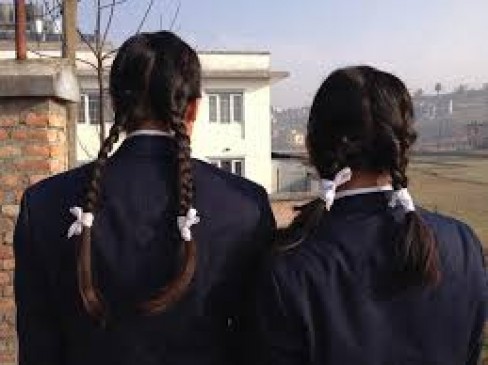 स्कूल का फरमान :  छात्राएं पहनेंगी केवल व्हाइट और स्किन रंग के अंडर गारमेंट्स
