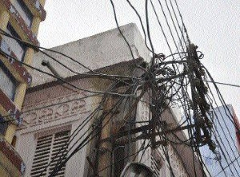 Husband and wife due to came in touch of high tension electric wire