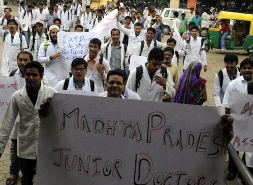 Junior doctors on strike to raise wages, patients in trouble
