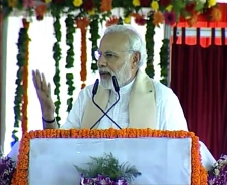 मिर्जापुर में बोले पीएम मोदी- पिछली सरकार ने किसानों की चिंता नहीं की मिर्जापुर में बोले पीएम मोदी- पिछली सरकार ने किसानों की चिंता नहीं की