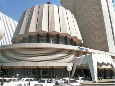 Ruckus on many issues in Assembly, Answered on water, slipped on refinery issue