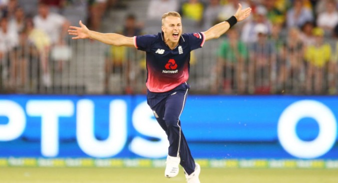 इंग्लैंड को बड़ा झटका, तेज गेंदबाज टॉम कुरन चोटिल