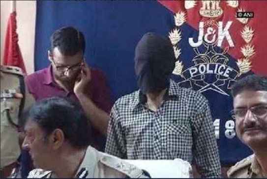 जम्मू कश्मीर में मुठभेड़ के बाद सुरक्षाबलों ने बार्डर पार कर रहे 4 आतंकी दबोचे जम्मू कश्मीर में मुठभेड़ के बाद सुरक्षाबलों ने बार्डर पार कर रहे 4 आतंकी दबोचे