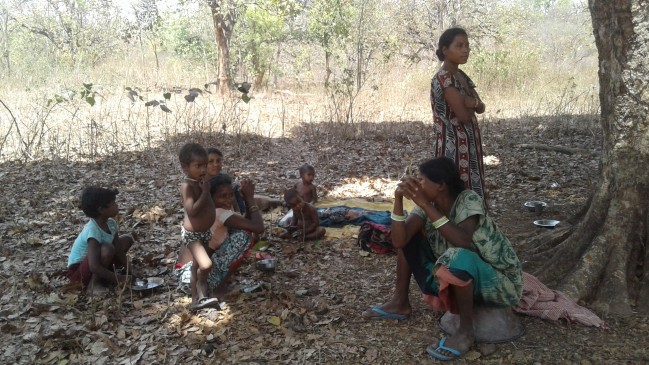 मध्य प्रदेश: 4.25 लाख घरों में बिजली नहीं, आदिवासियों के लिए बन रही 54 करोड़ की वेबसाइट मध्य प्रदेश: 4.25 लाख घरों में बिजली नहीं, आदिवासियों के लिए बन रही 54 करोड़ की वेबसाइट