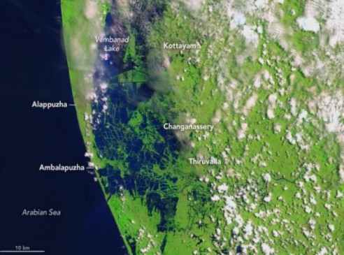 अंतरिक्ष से भी दिखा केरल की तबाही का मंजर, नासा ने जारी की तस्वीरें अंतरिक्ष से भी दिखा केरल की तबाही का मंजर, नासा ने जारी की तस्वीरें